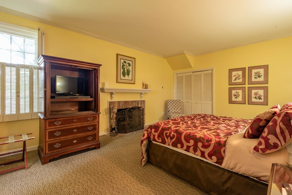 Century Suites Hotel 14/50