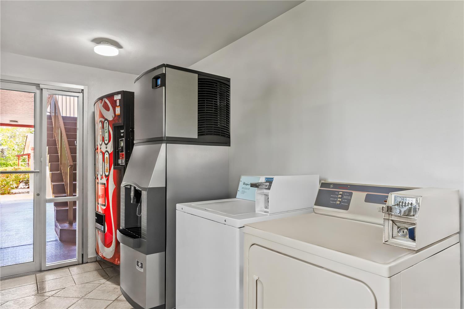 Americas Best Value Inn & Suites Williamstown 16/61