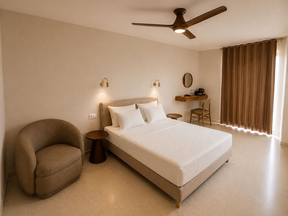Grand, Studio, Suite, Queen Bed