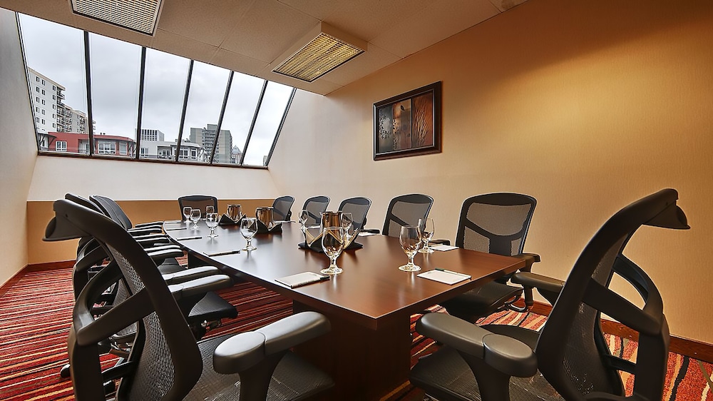 University Place Hotel Conference Center 46/51