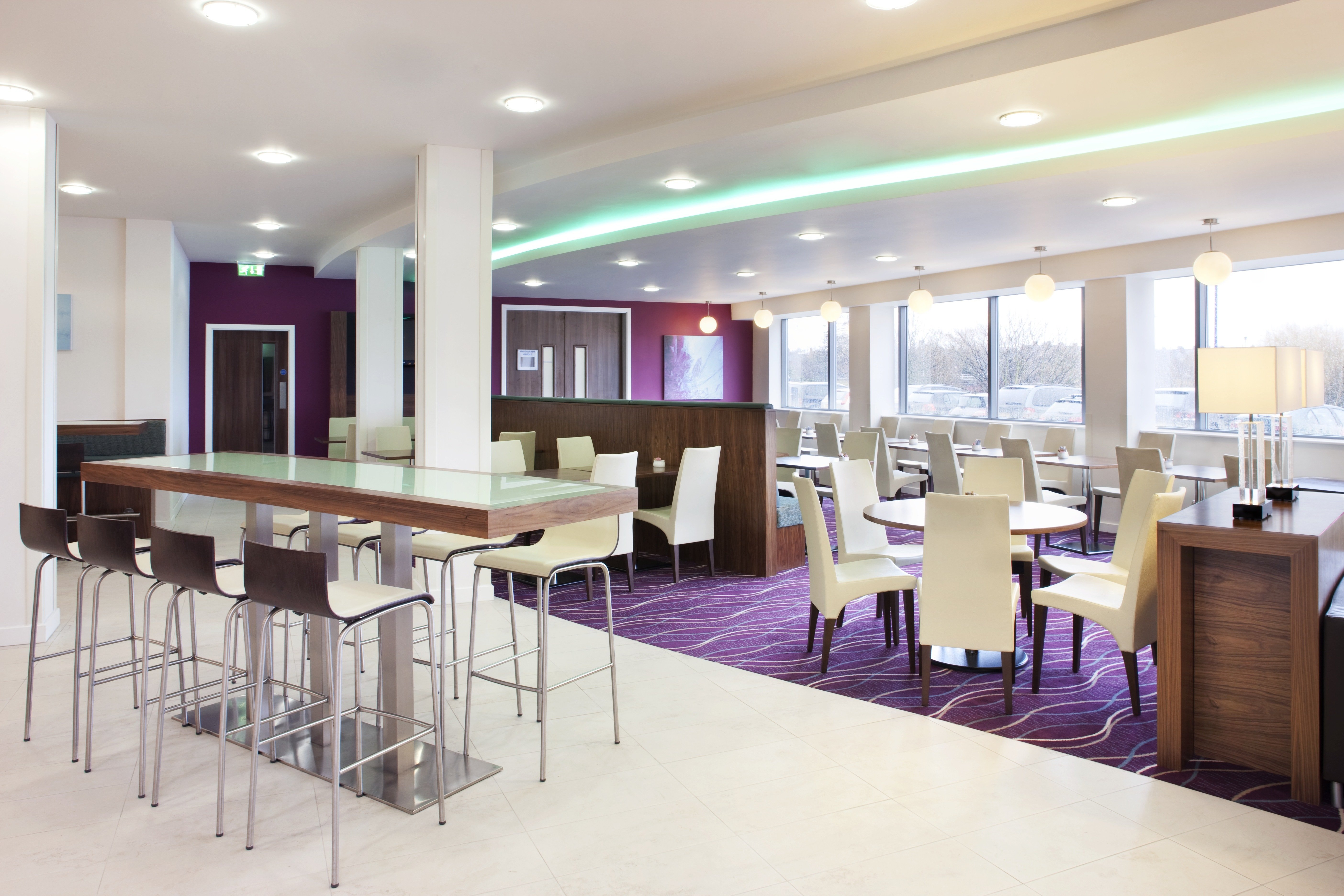 Holiday Inn Express Tamworth 54/58
