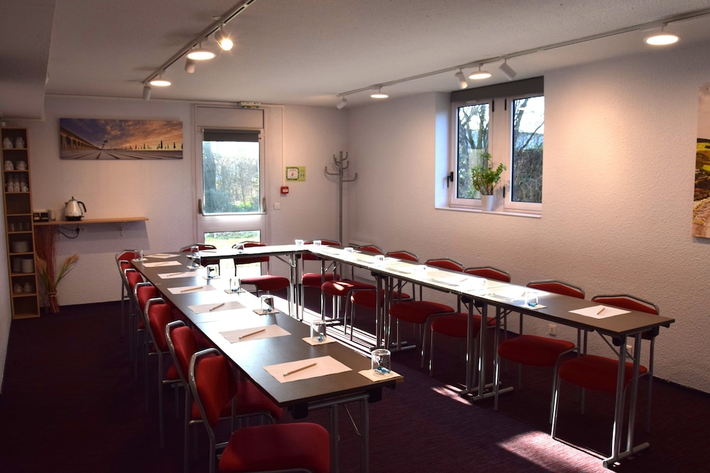 BEST HOTEL CAEN CITIS 42/51