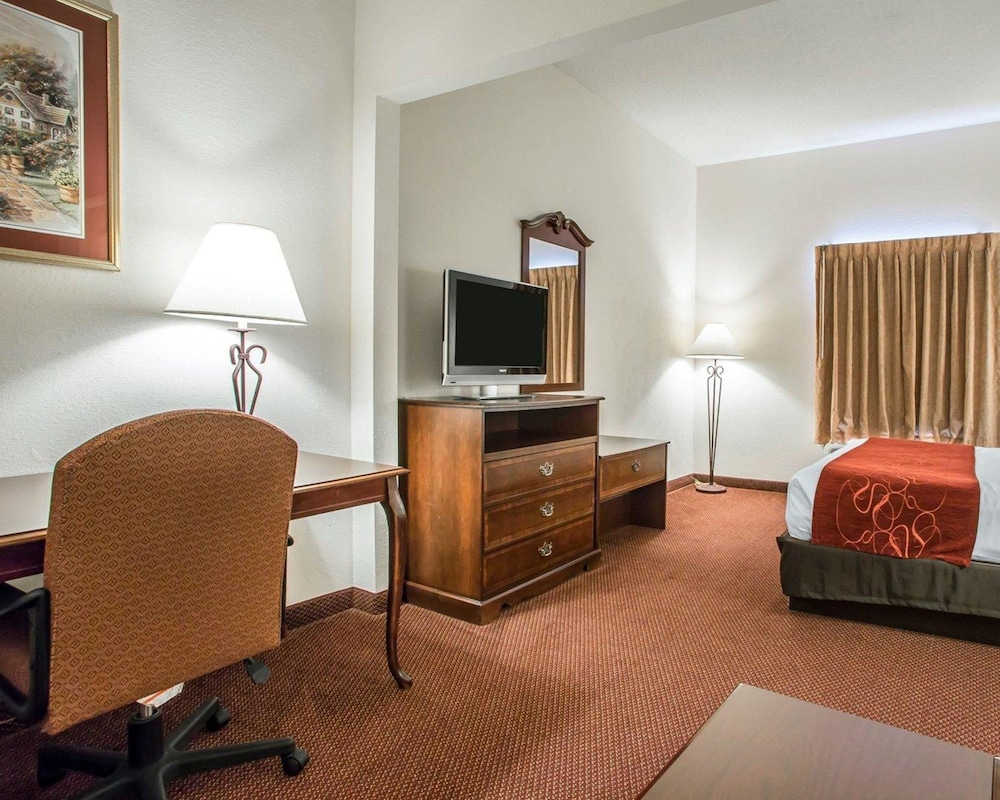Comfort Suites Jefferson City, MO 14/19