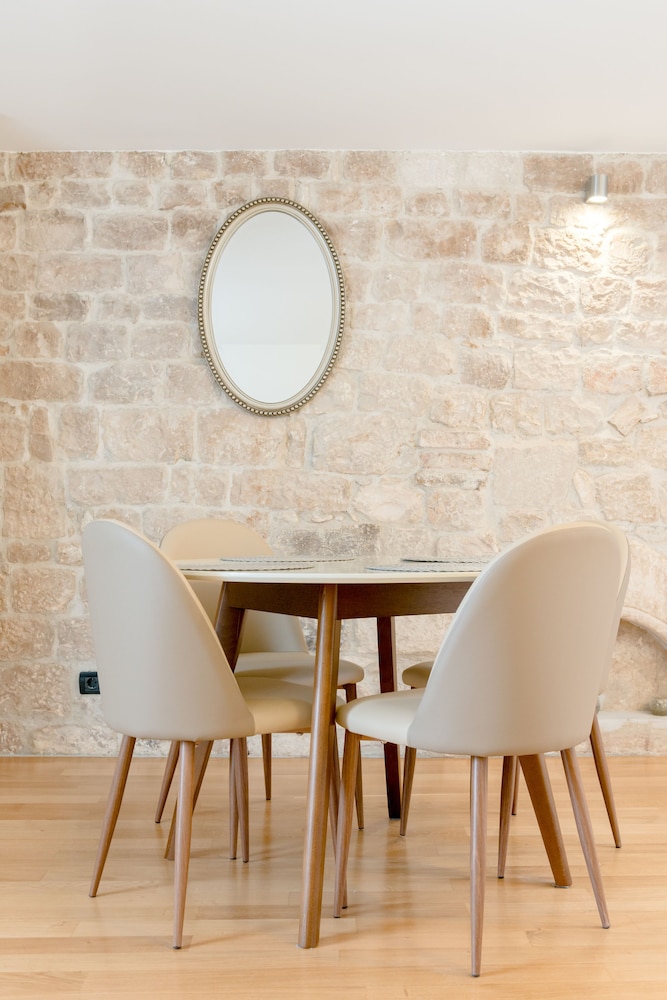 Aurum Templi Suites 47/58