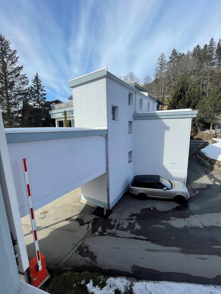 Parkhotel Schoenegg 24/50