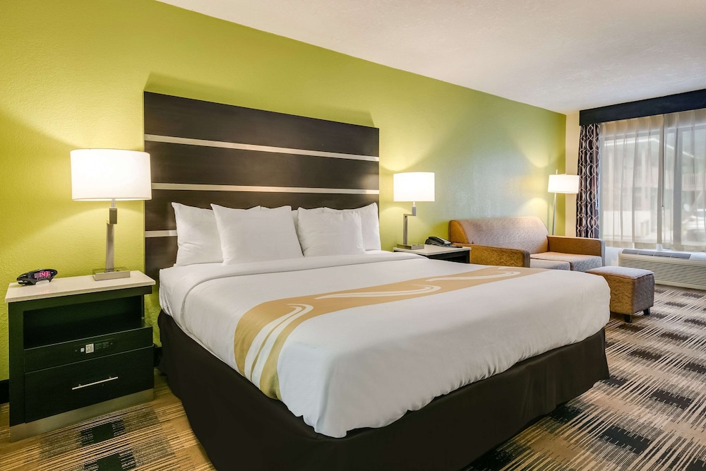 Quality Inn & Suites Mt. Chalet 21/36