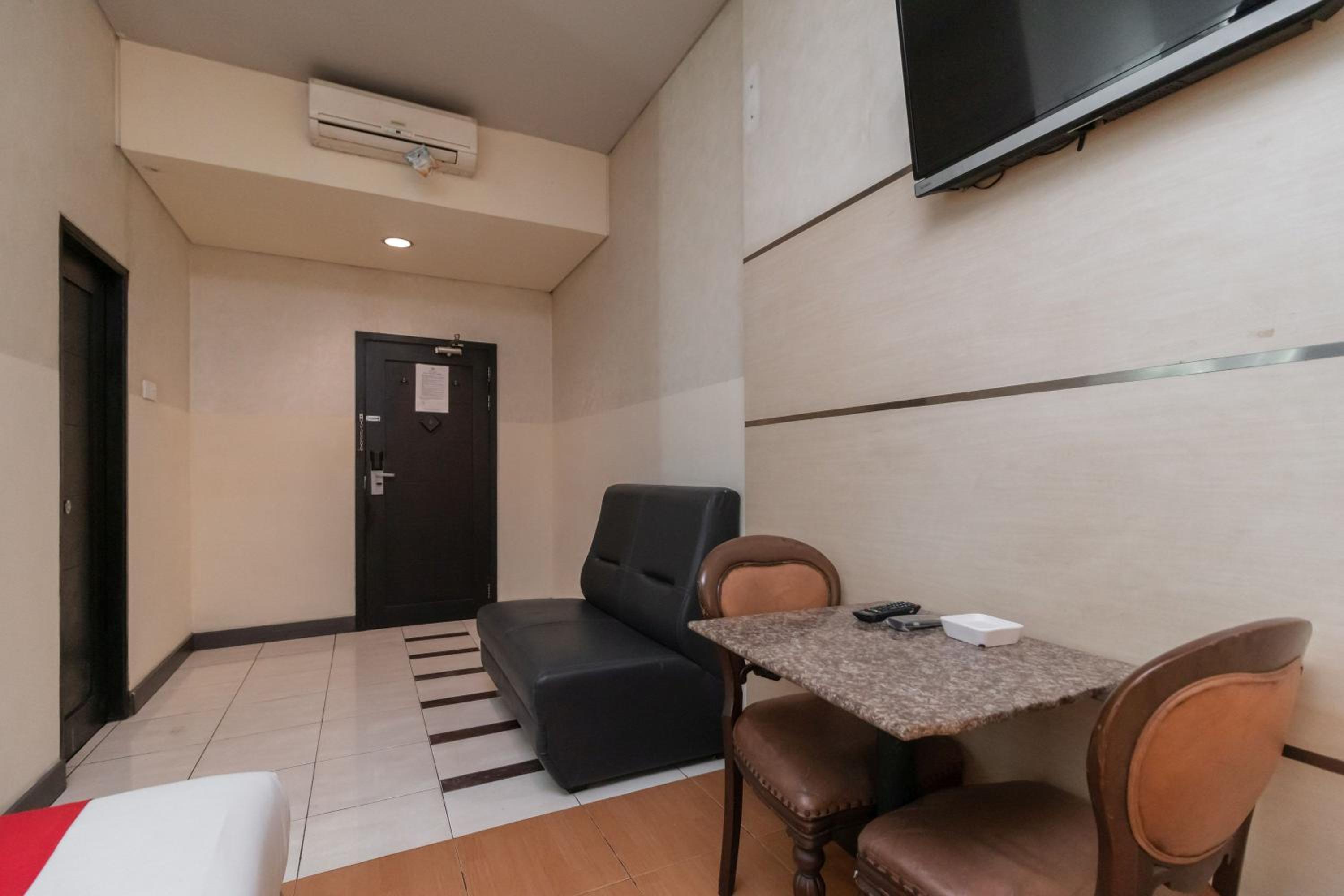 OYO 180 Hotel Mirah (Mirah Hotel) 46/55