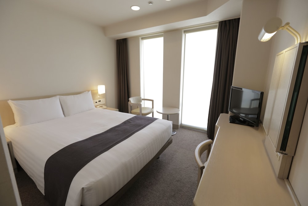 MERCURE YOKOSUKA 11/70