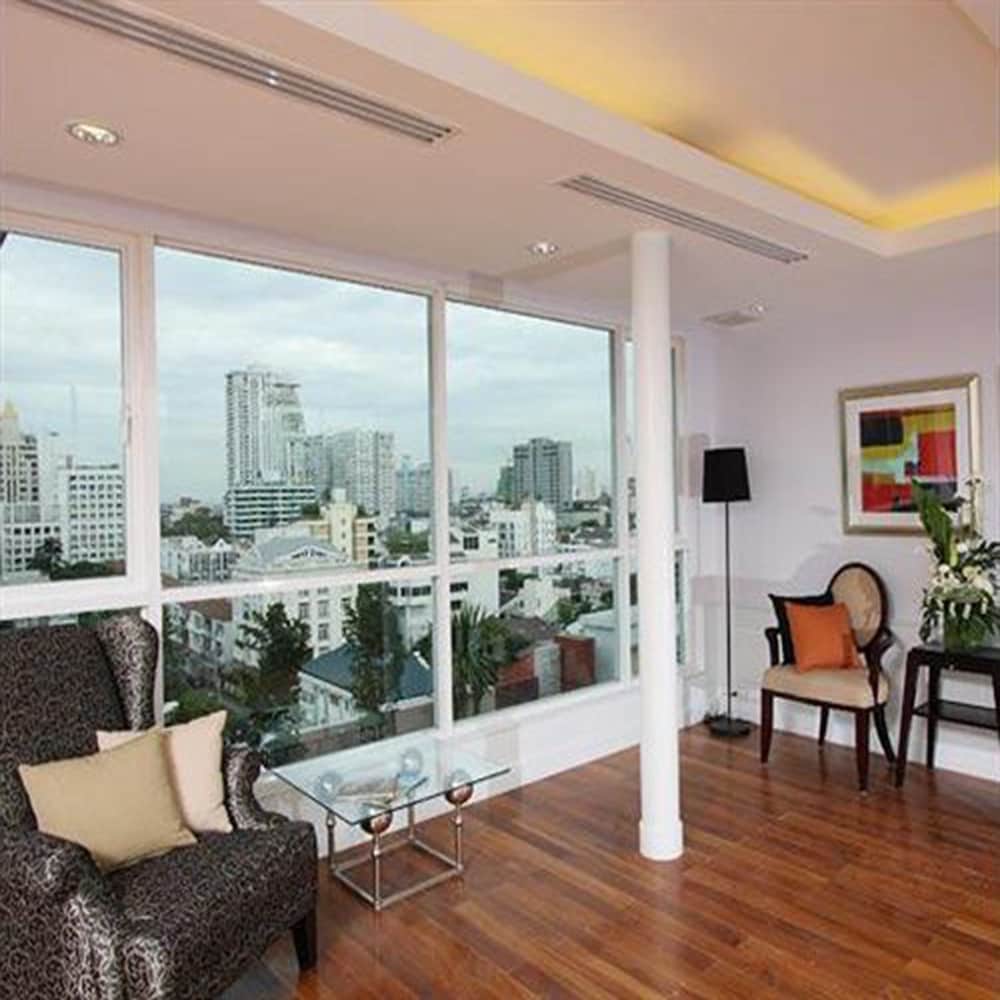 D Varee Montara Thonglor 25 52/70
