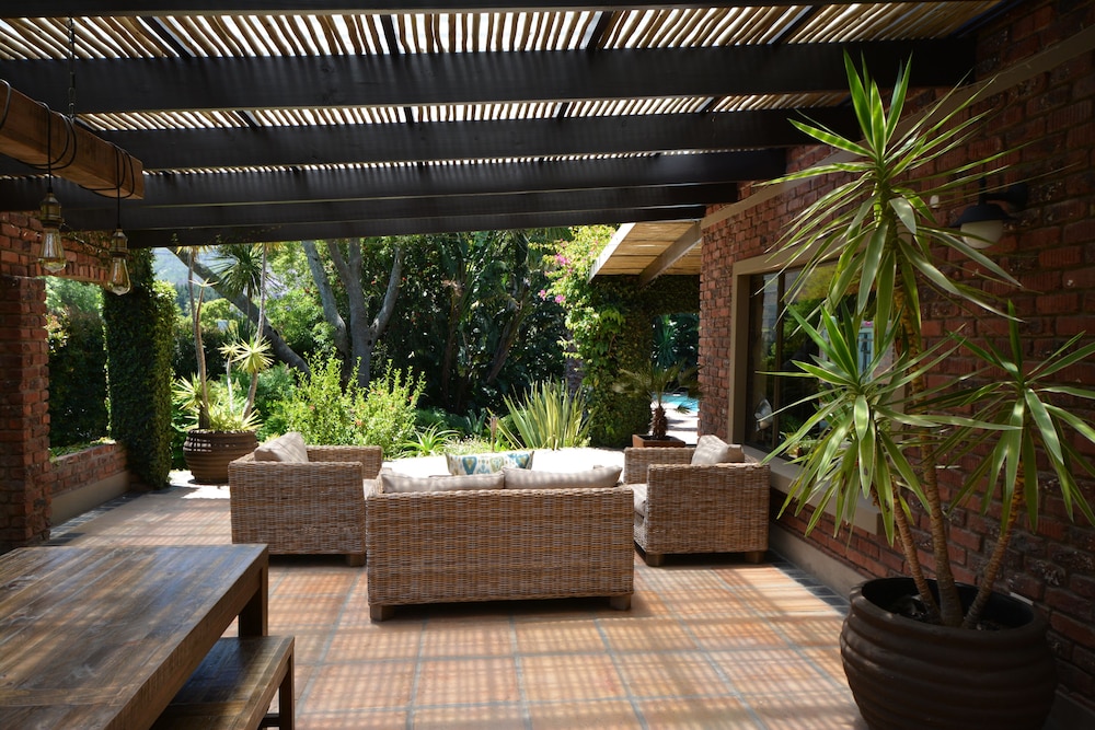 Aziza Guesthouse 31/36