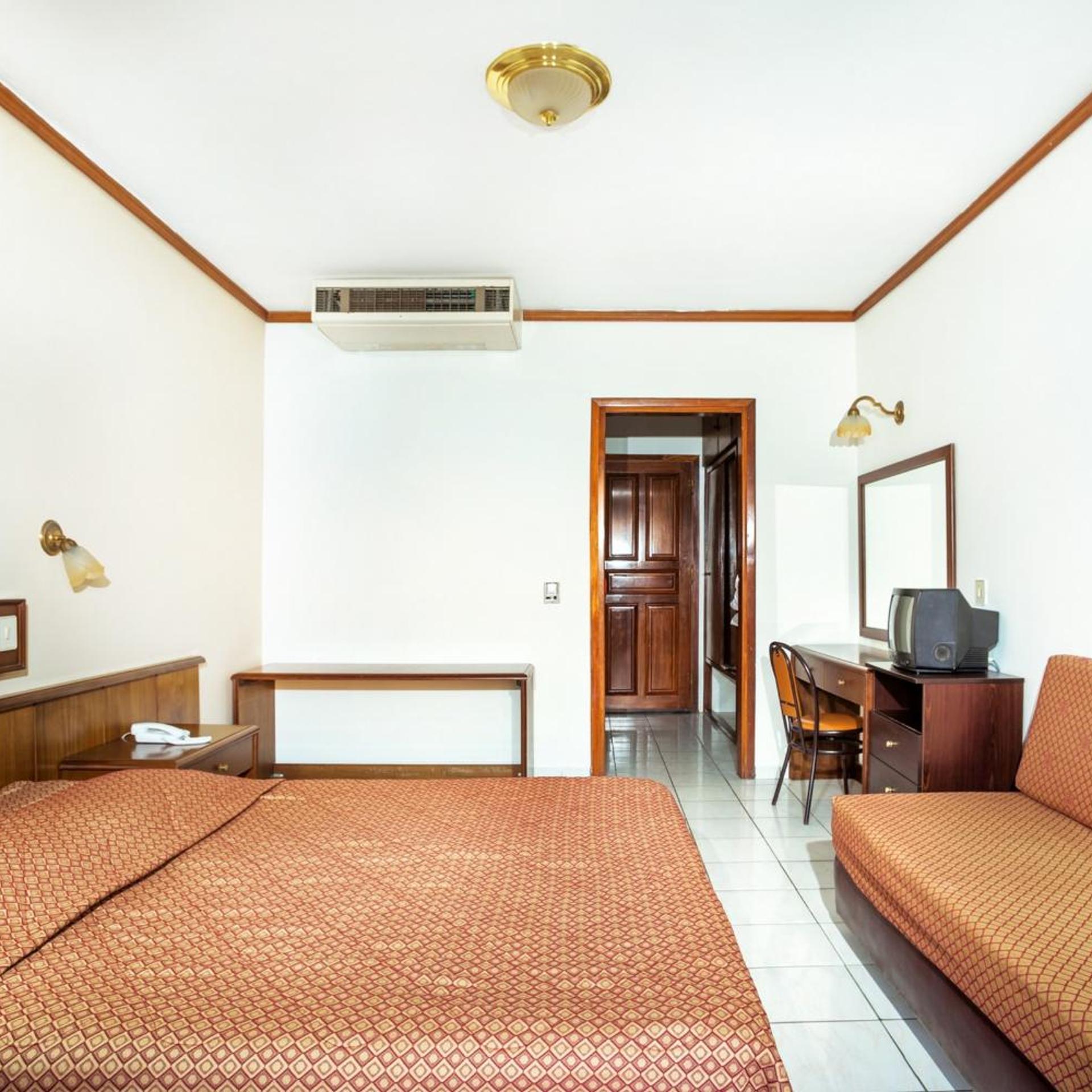 ROOM, DOUBLE BED, SIDE SEA VIEW