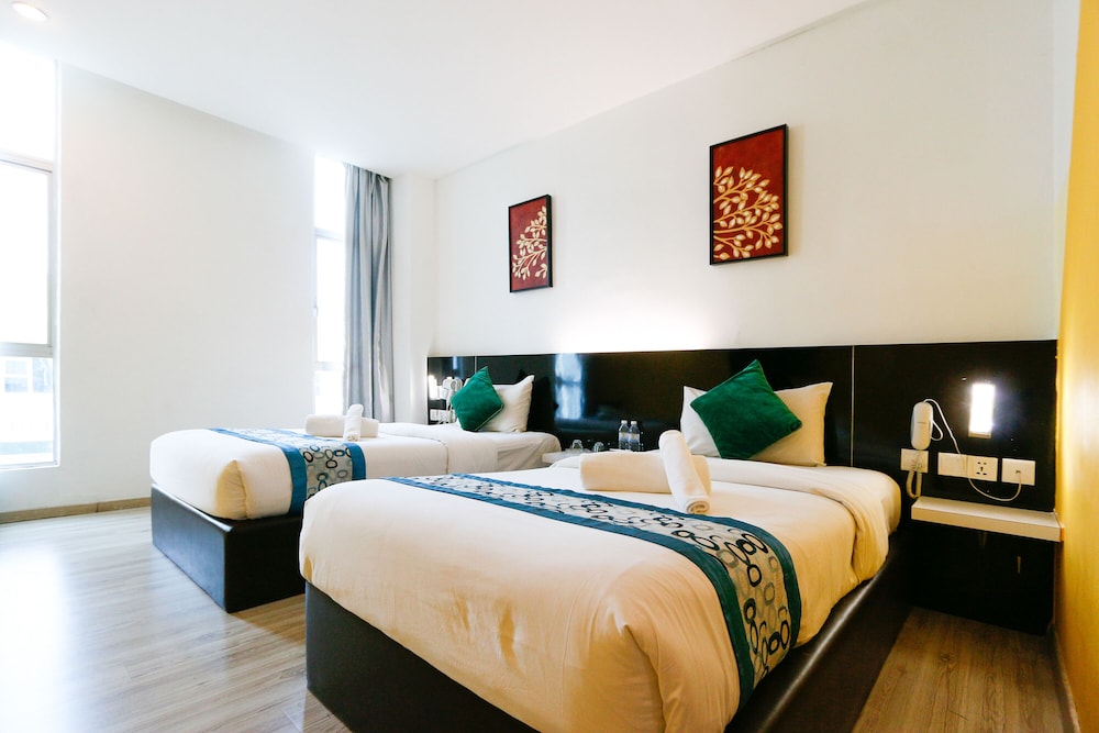 Swing & Pillows at Golden Roof Hotel Ampang, Ipoh 48/62