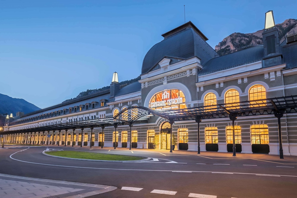 Canfranc Estación, a Royal Hideaway Hotel 4/62