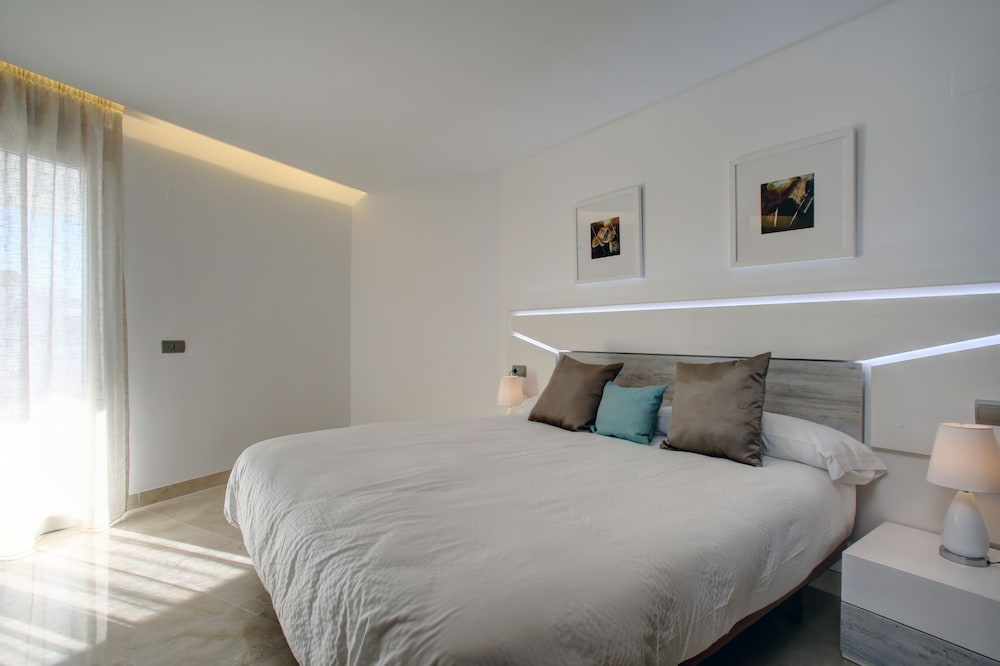 Aqua Apartments Marbella 30/80