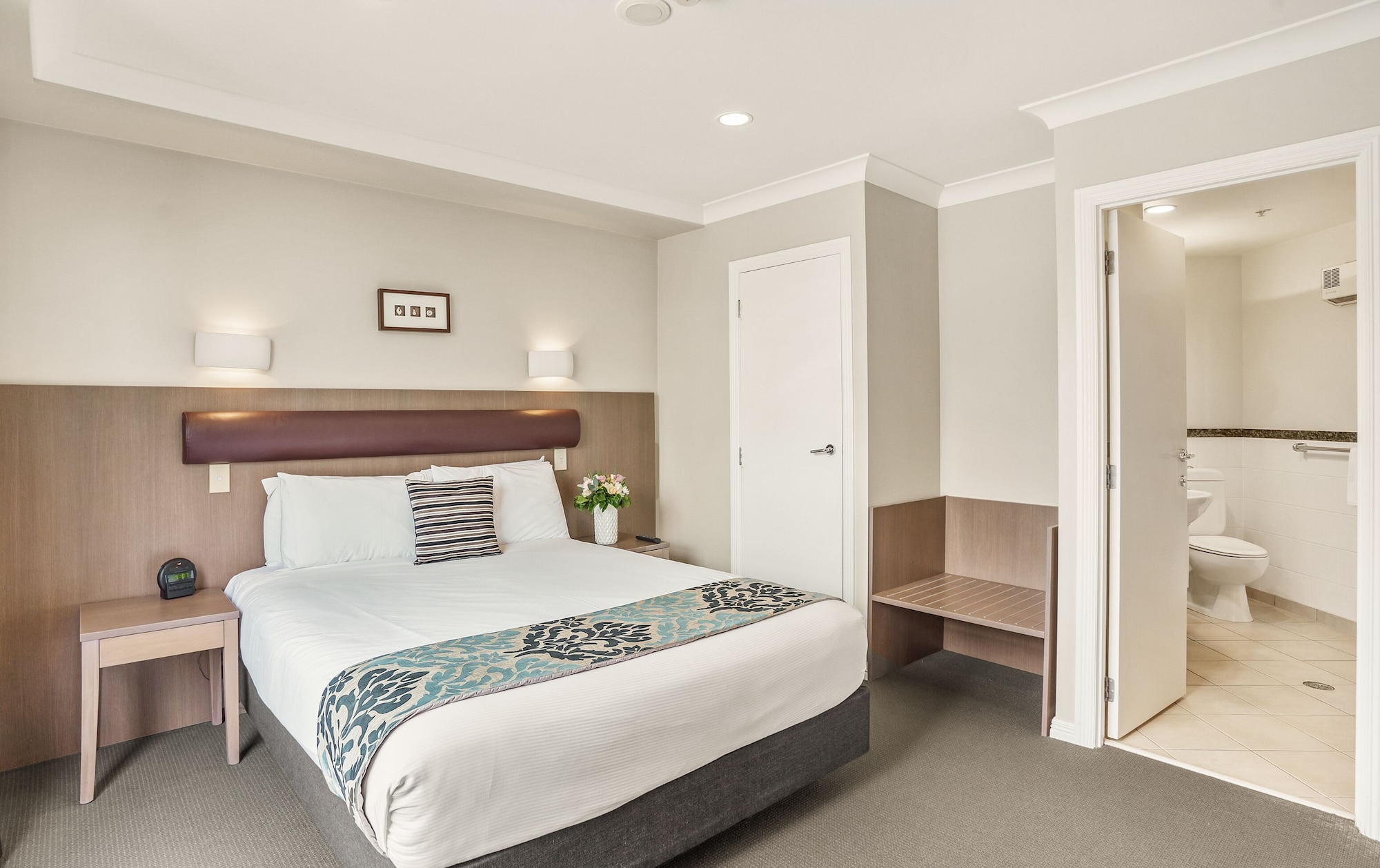 SPA, EXECUTIVE, SUITE
