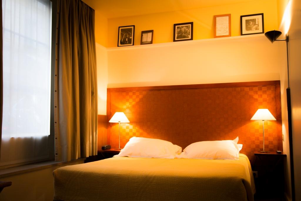 ROOM, DOUBLE BED