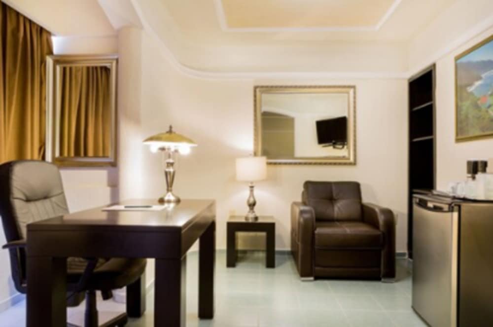 Hotel & Suites Aliana 30/50