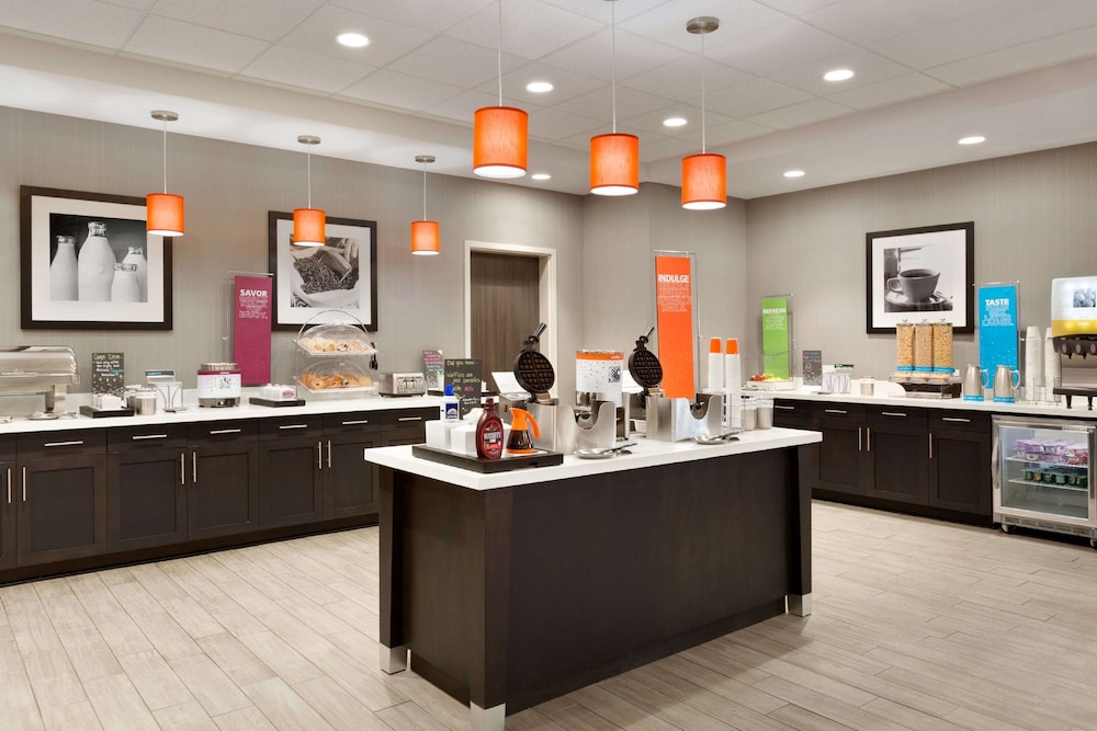 Hampton Inn Cleveland North Olmsted Oh 23/30