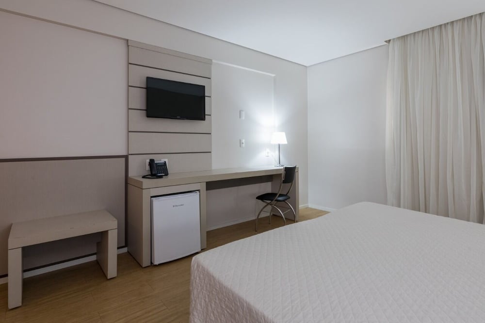 Viale Tower Hotel 16/53