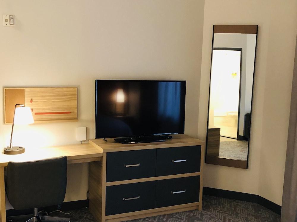 Candlewood Suites Mount Pleasant 54/67