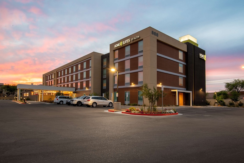Home2 Suites by Hilton Phoenix Airport North photo3