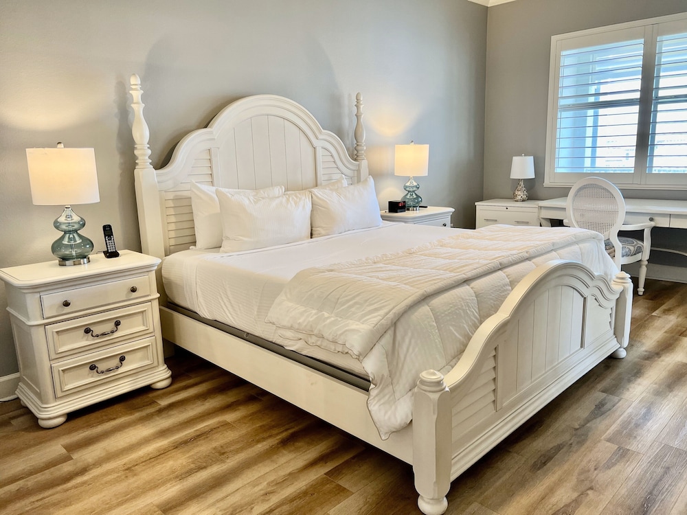3 Bedrooms, Condo, Beach, King and Queen and Twin Beds, Ocean View