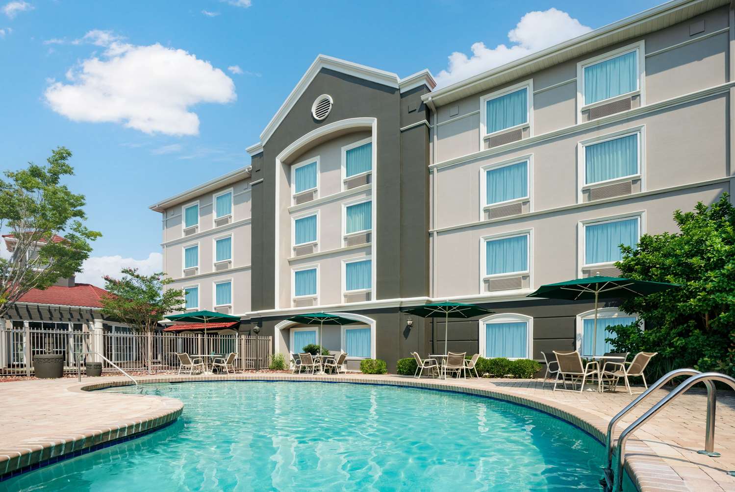 La Quinta Inn & Suites by Wyndham Myrtle Beach Broadway Area 4/54