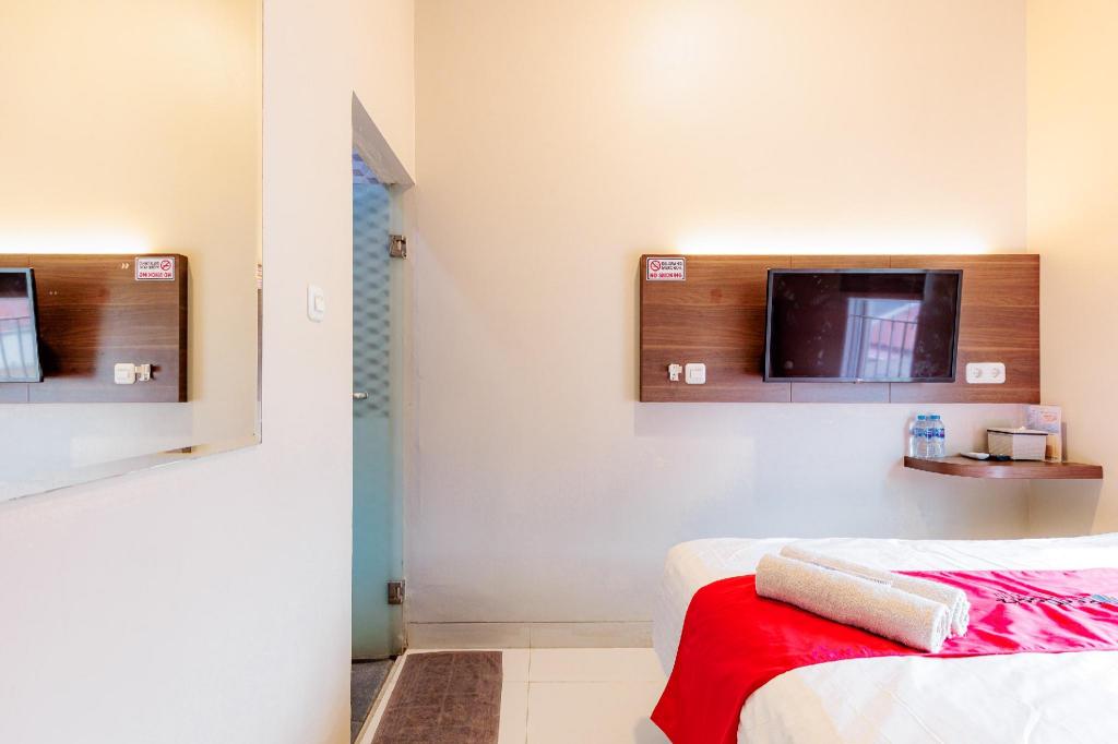 RedDoorz near Taman Palem 18/45