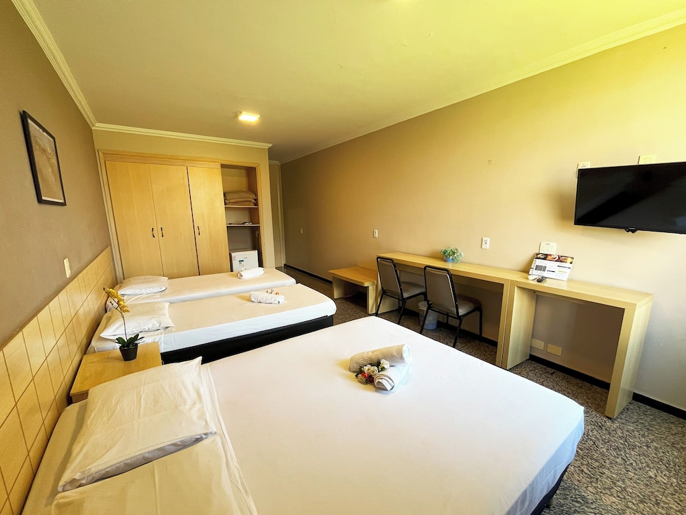 غرفة ديلوكس رباعية بغرفة نوم واحدة لذوي الإعاقة، Diplomat Hotel 6/10