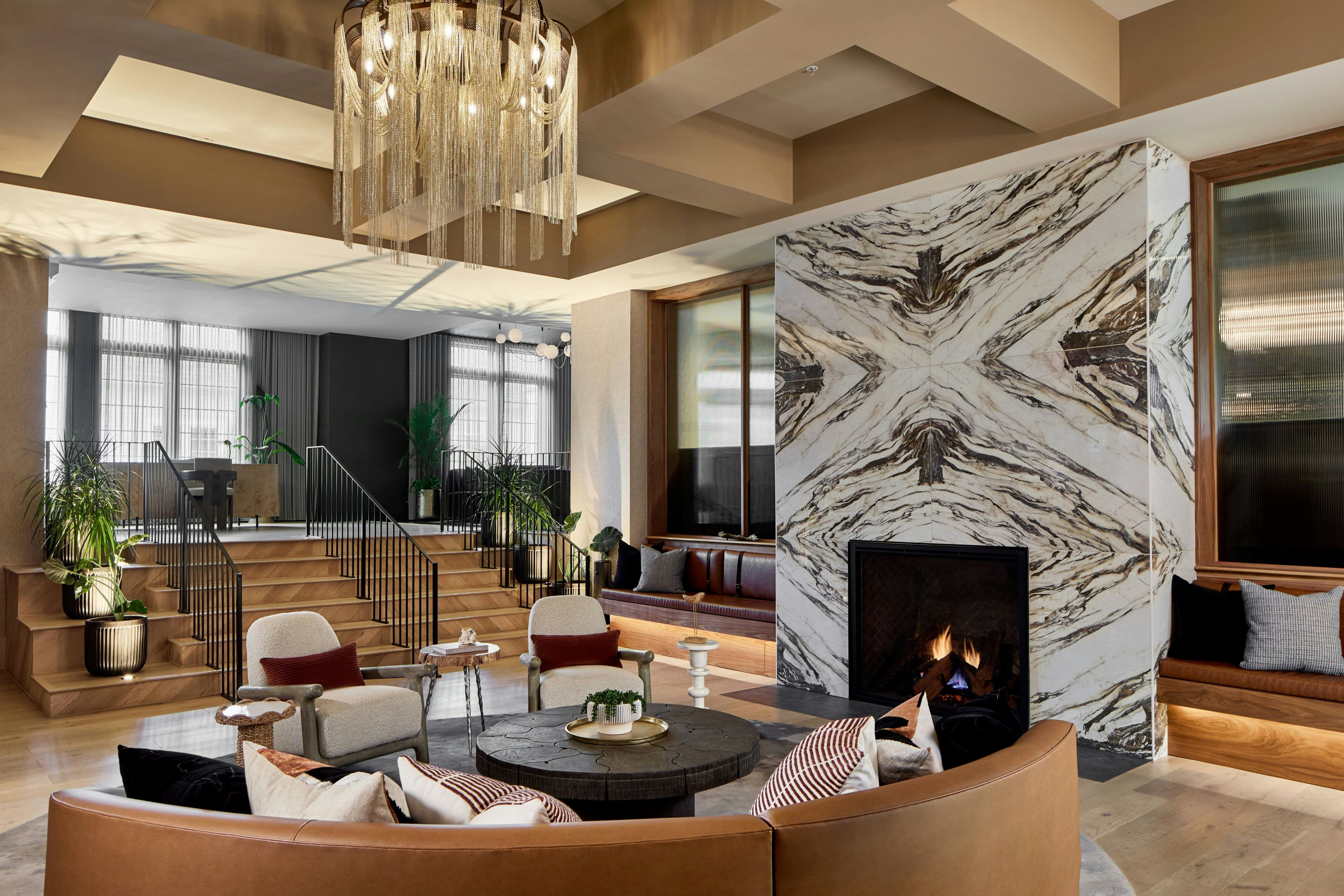 Longfellows Hotel & Restaurant 16/35