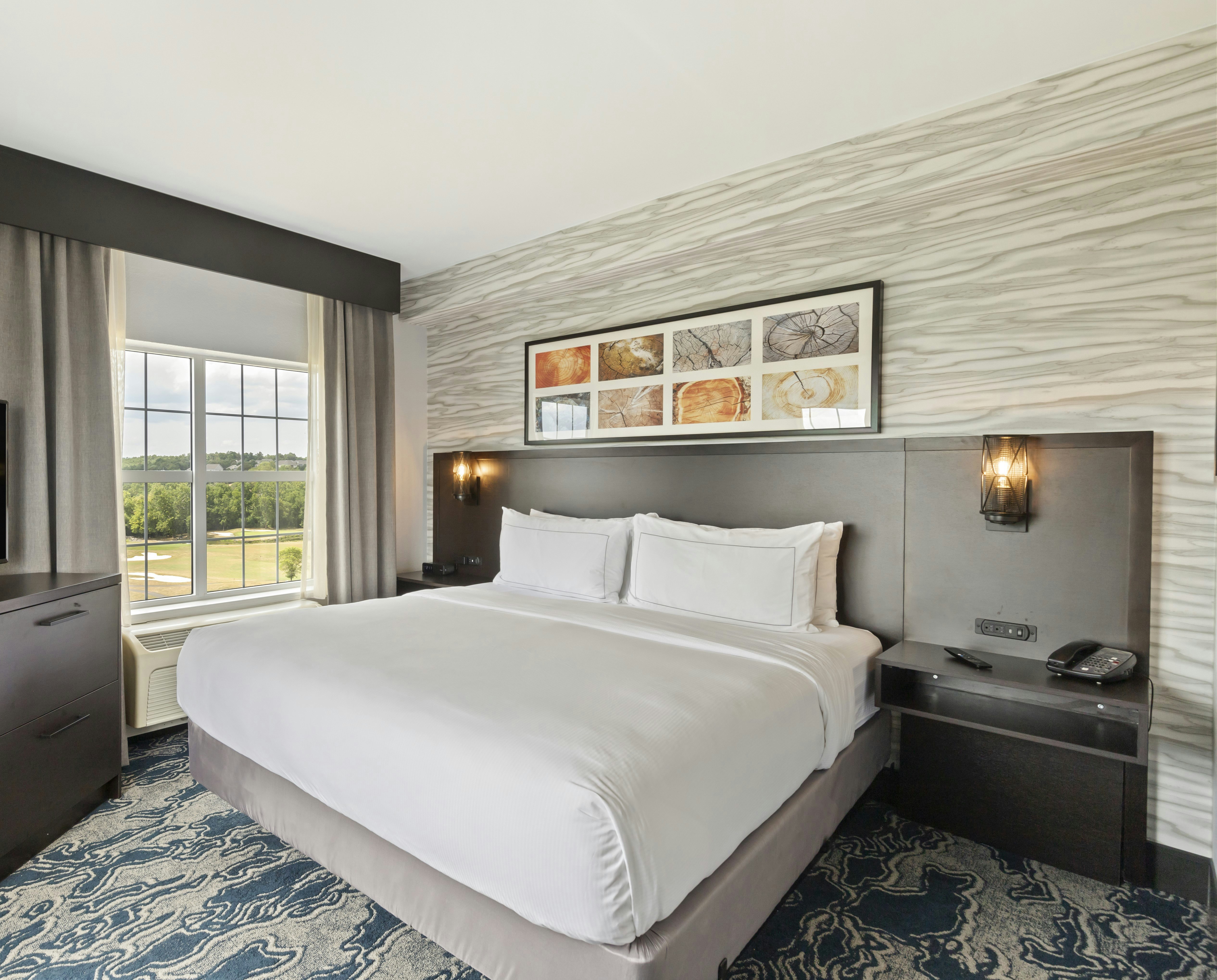 Suite, King Bed, Golf Course View