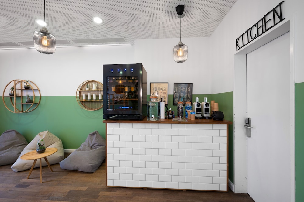 Becozy Self Check-in & Pop-up Hotel 37/52