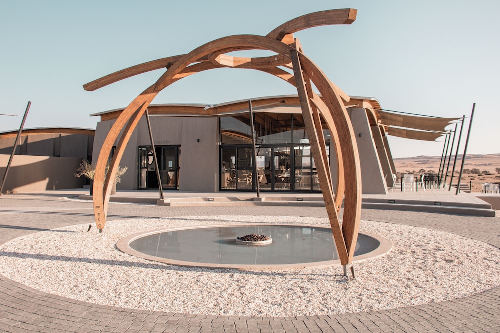 The Desert Grace, Gondwana Collection Namibia (PTY 56/58