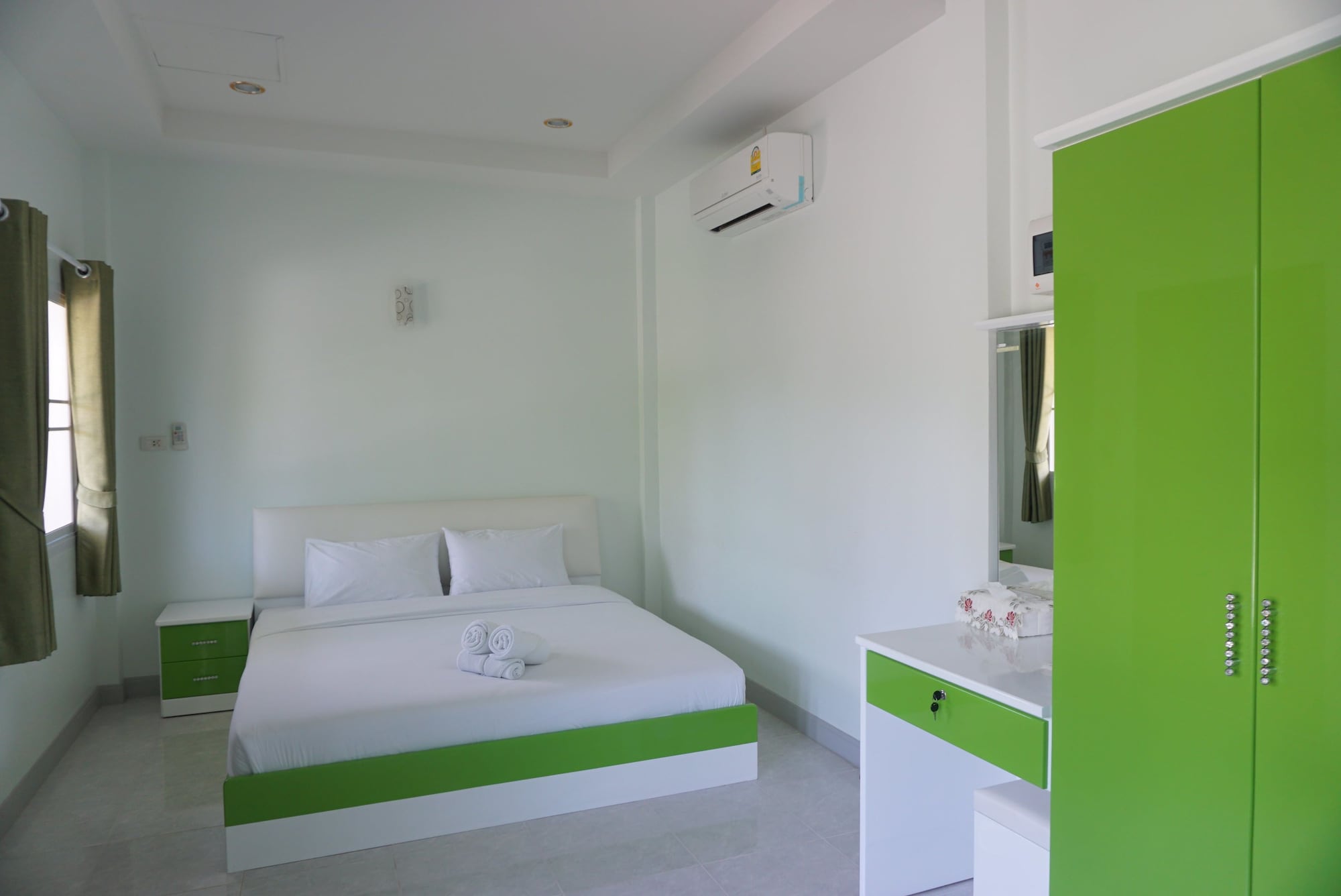 FAMILY, QUADRUPLE, KING BED, PATIO