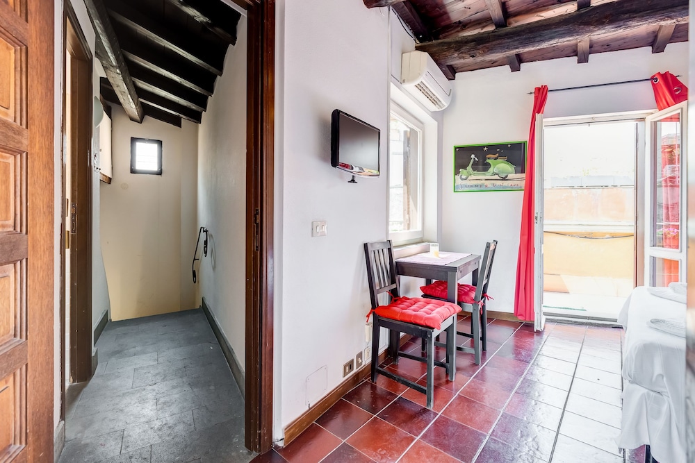 Romantic House in Trastevere 16/33