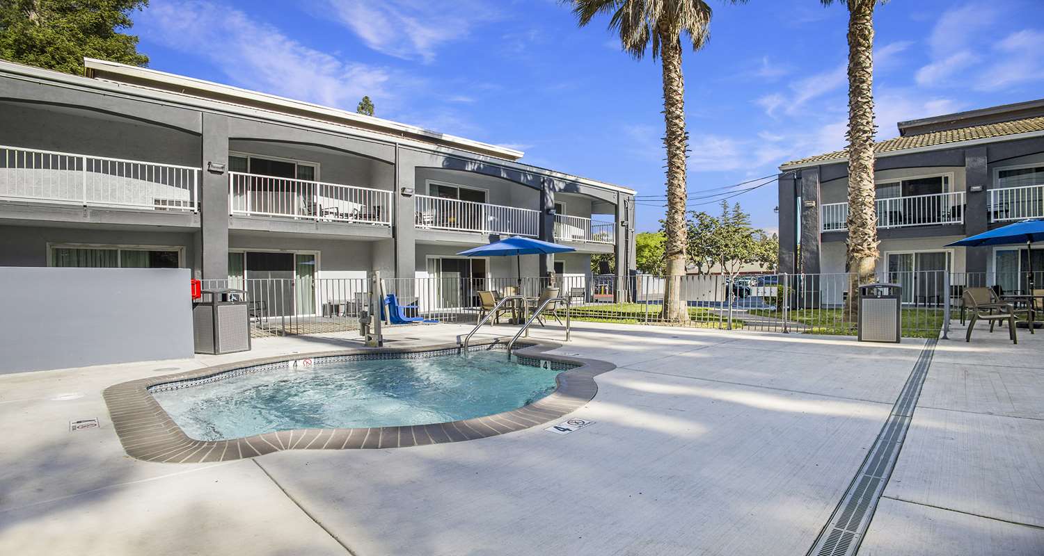 SureStay Plus Hotel by Best Western Sacramento North 32/32