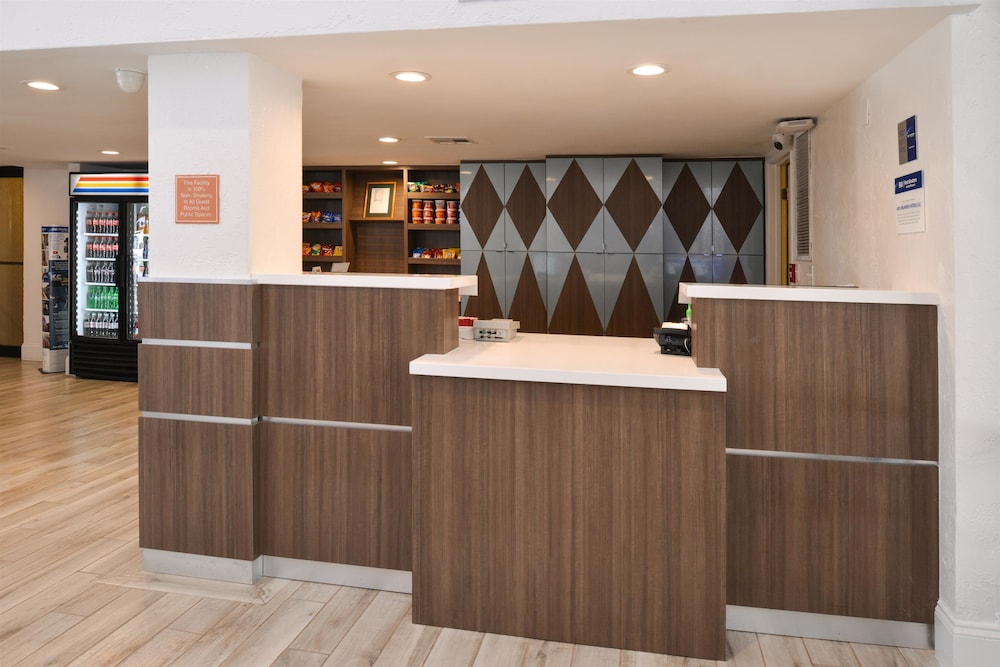 Lobby at Mai Hana Hotel and Suites International Drive, ORLANDO - FL