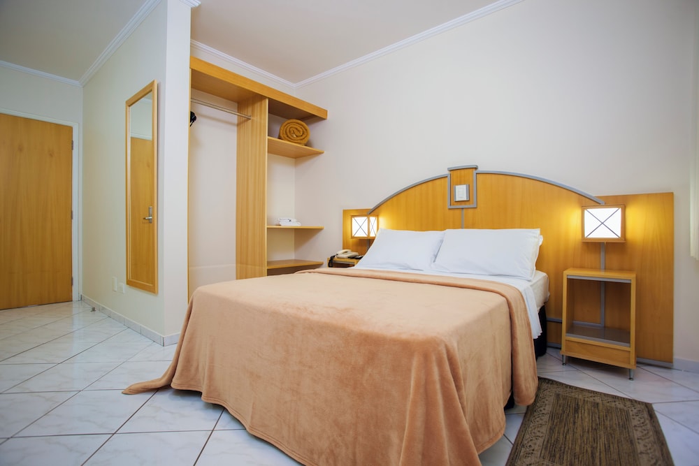 Master, Apartment, Queen Bed