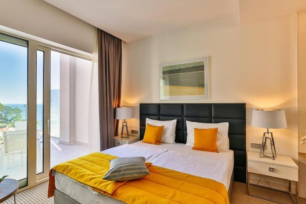 Hotel Rivijera 3/50