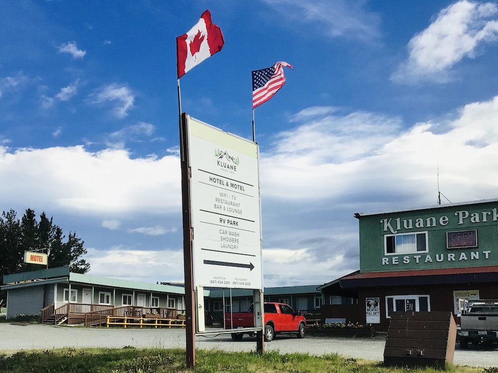 Kluane Park Inn 3/28