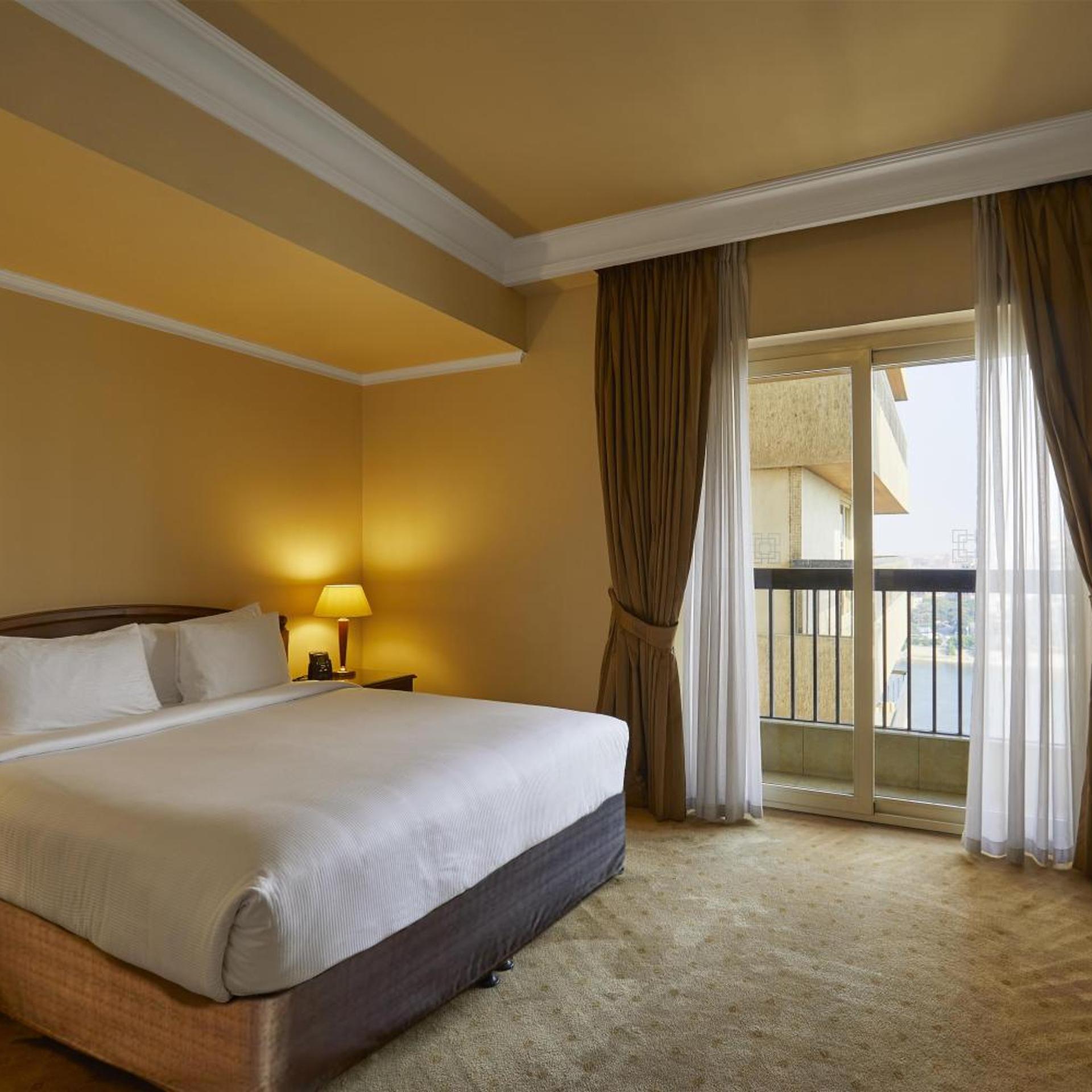 Plus, King Bed, Riverside