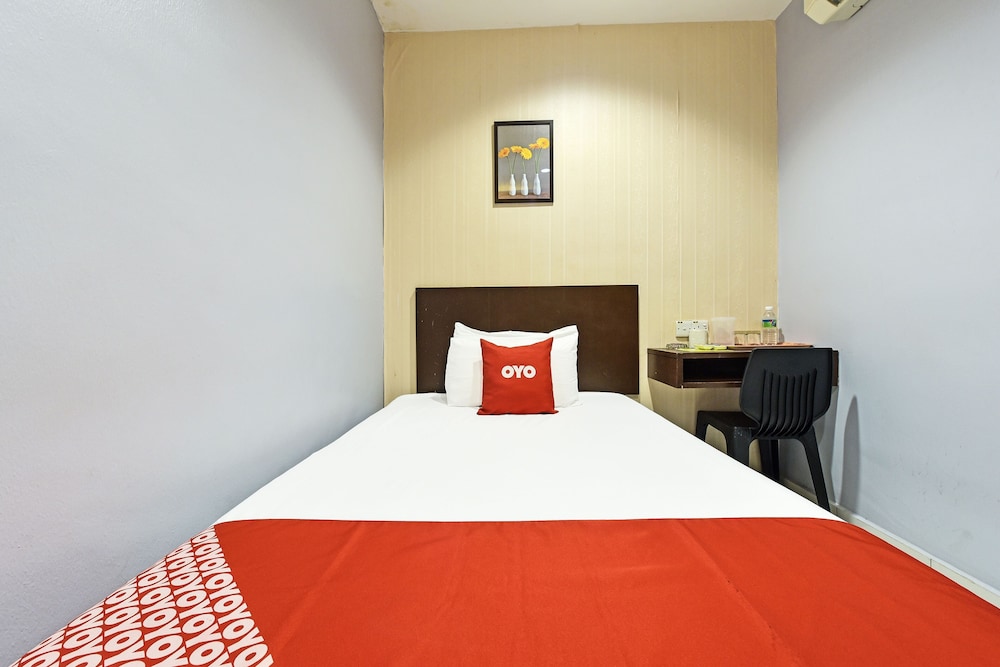 Hotel O M Three Hotel 20/55