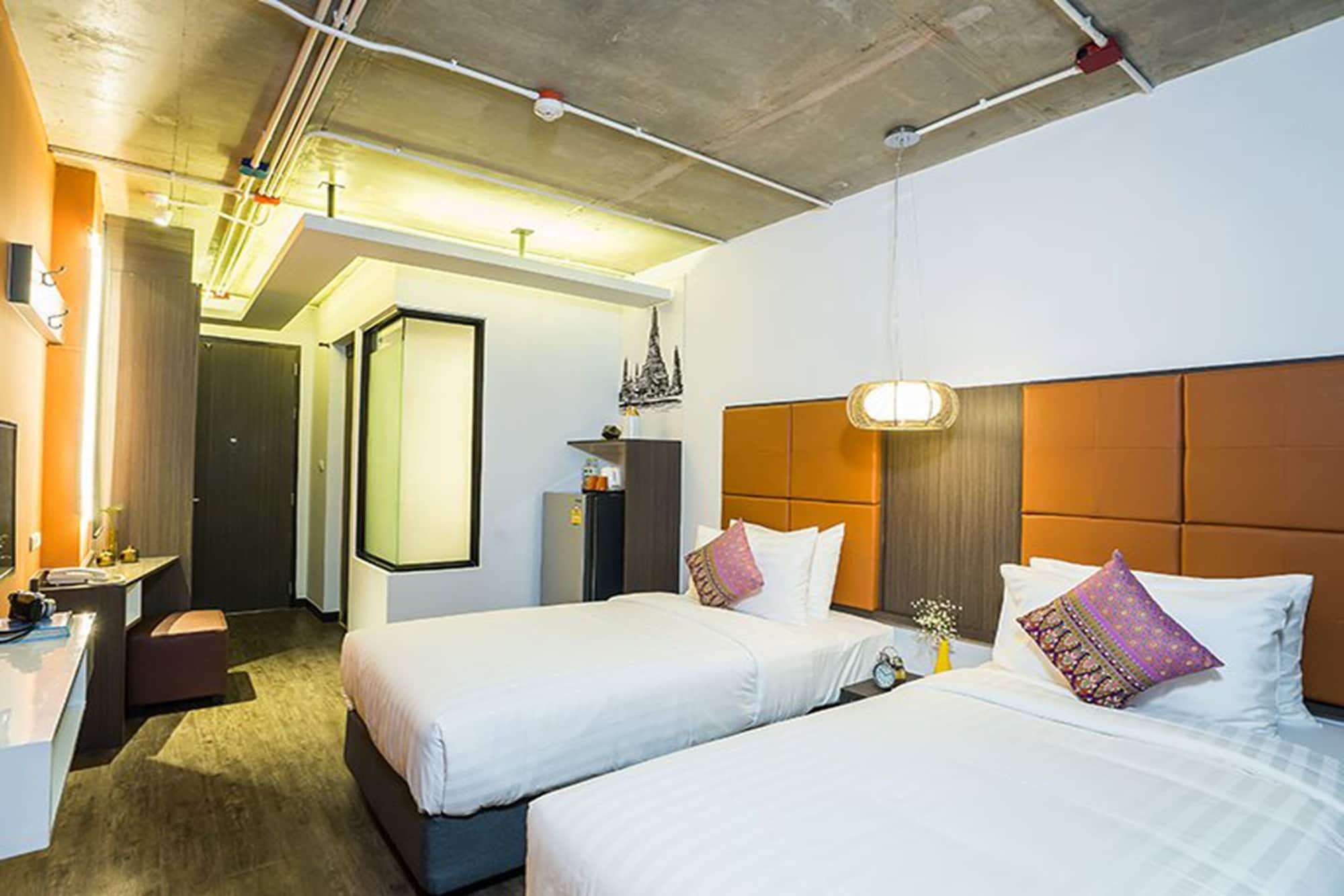 Standard, Twin Beds