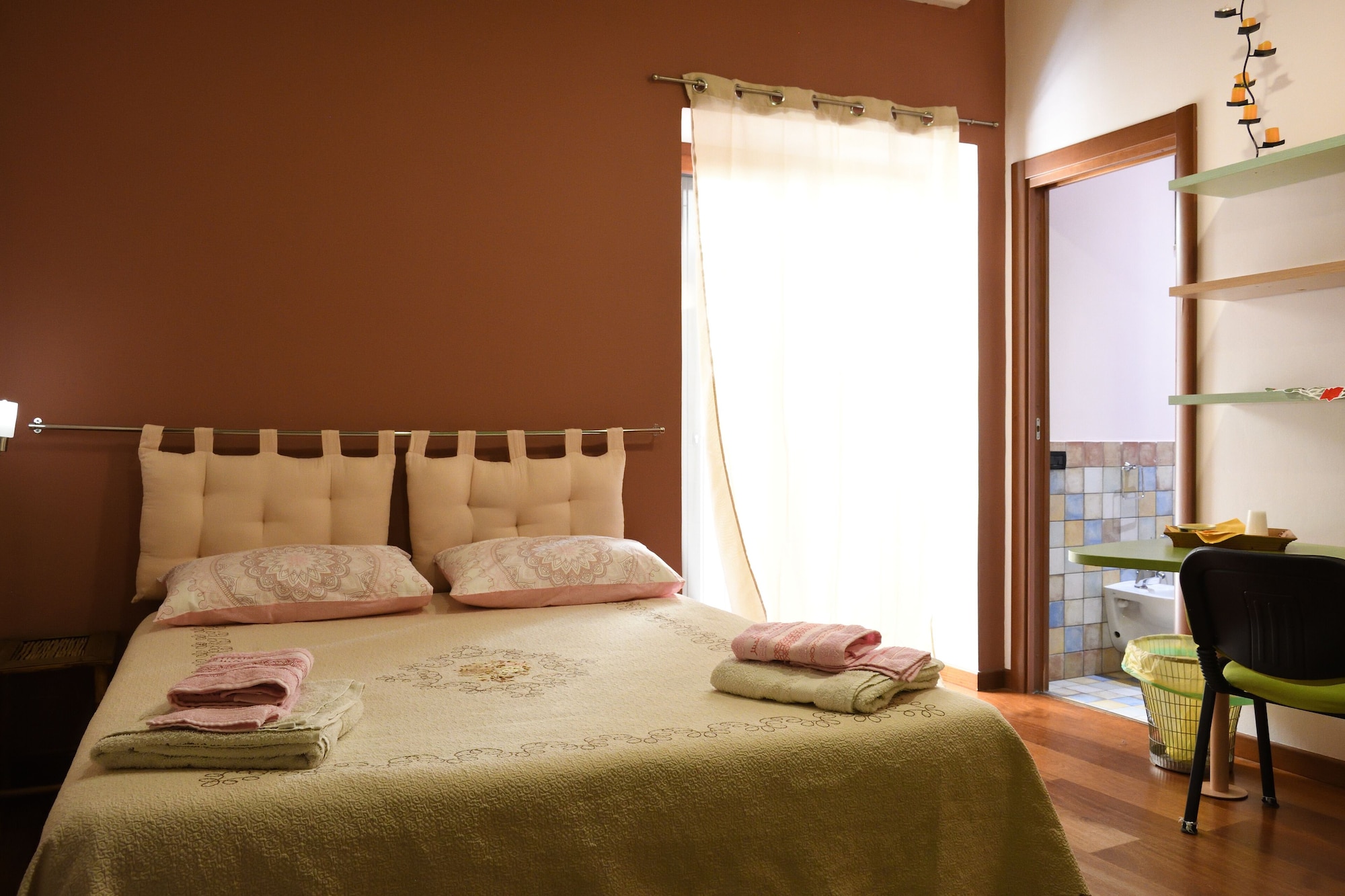 SUPERIOR, DOUBLE BED