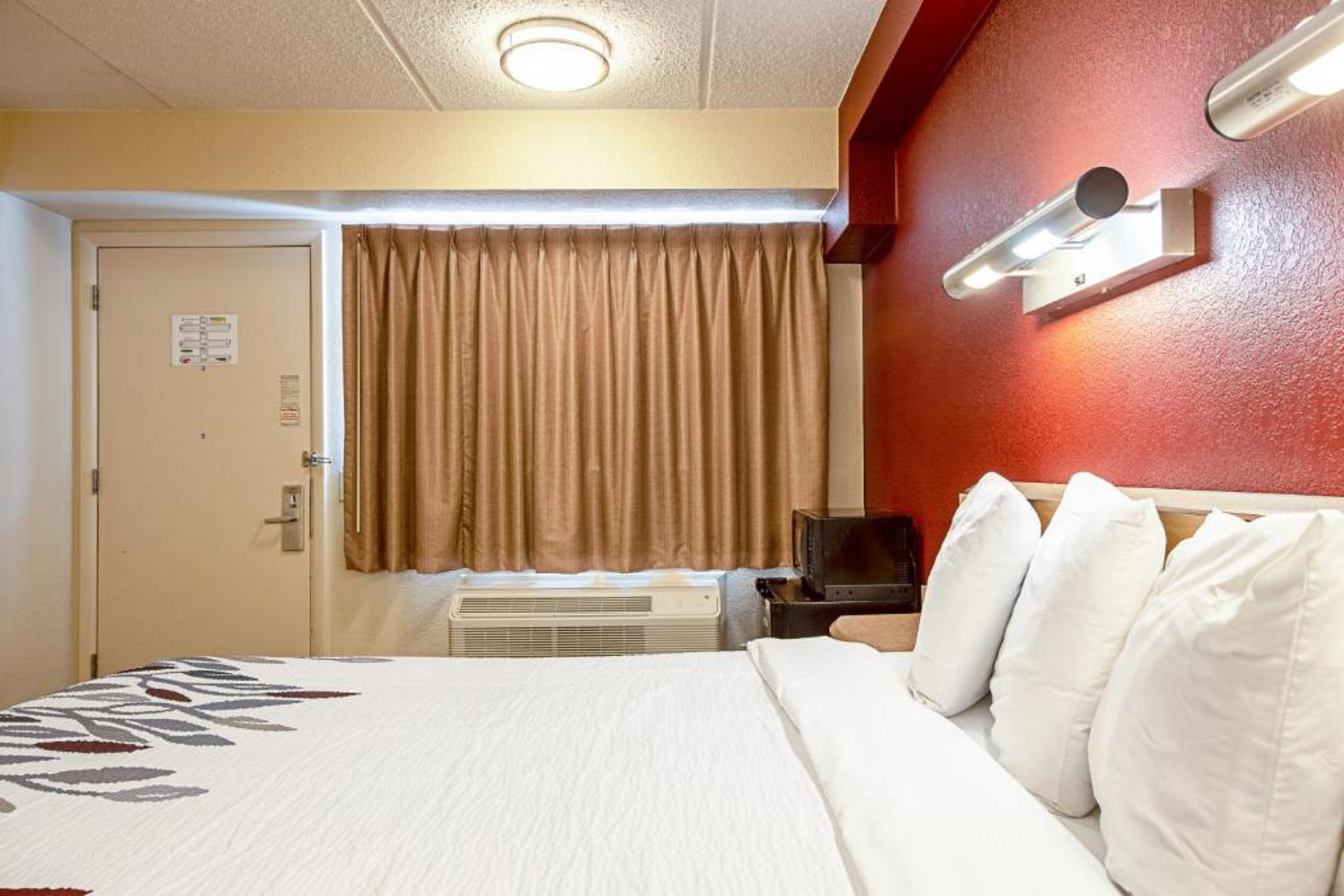 Room at Red Roof Inn Greensboro Airport, GREENSBORO - NC
