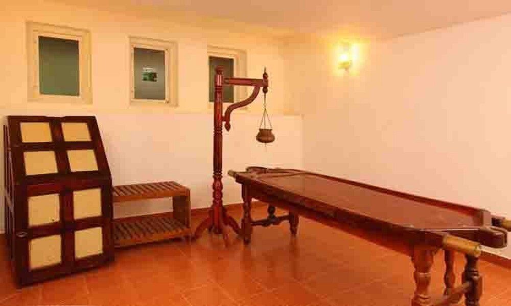 Vasco Dagama Beach Resort 10/30