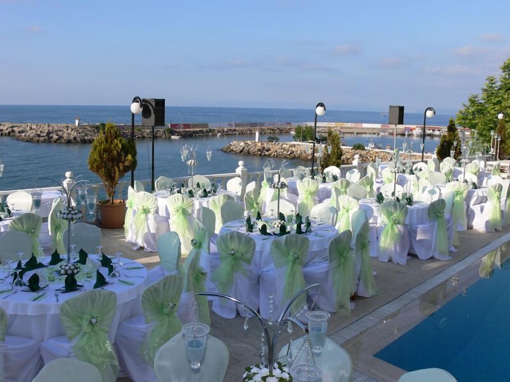 Diapolis Hotel 4/50