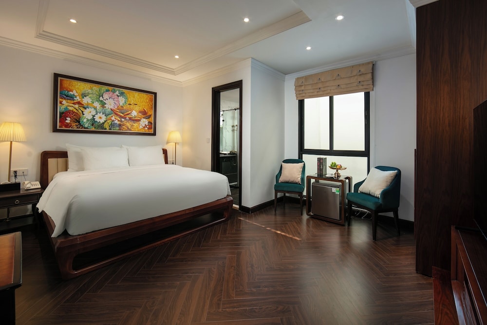 MAY DE VILLE Crown Hotel 13/46