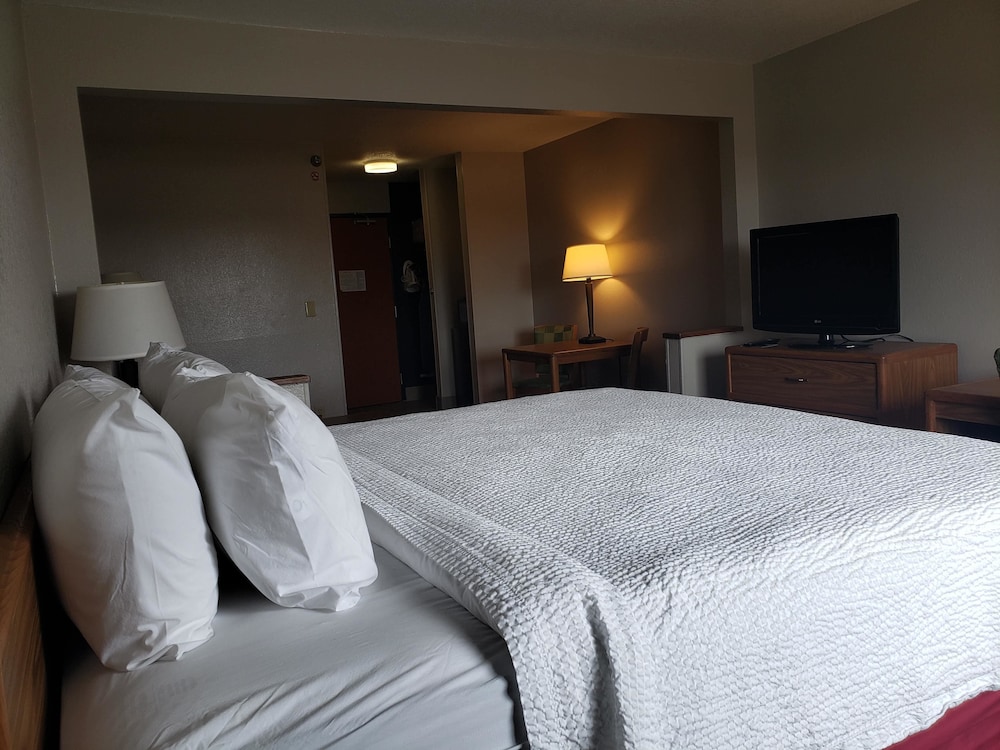 Country Inn & Suites by Radisson, Fairview Heights, IL 18/39