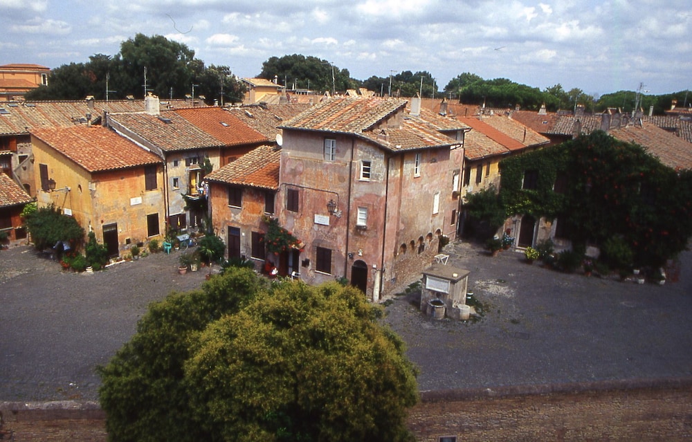 Ostia Antica Park Hotel 69/79